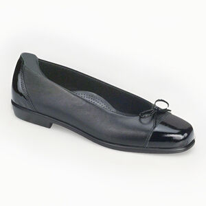 SAS Coco Ballet Flats Size 8.5W Black Patent Leather Classic Preppy Work $153
